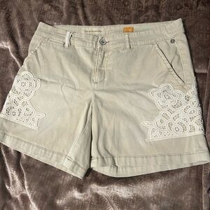 Pilcro Women's Beige Lace-Accent Shorts Size 29